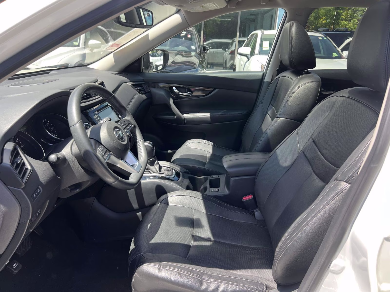 2017 White Nissan Rogue SL AWD SUV