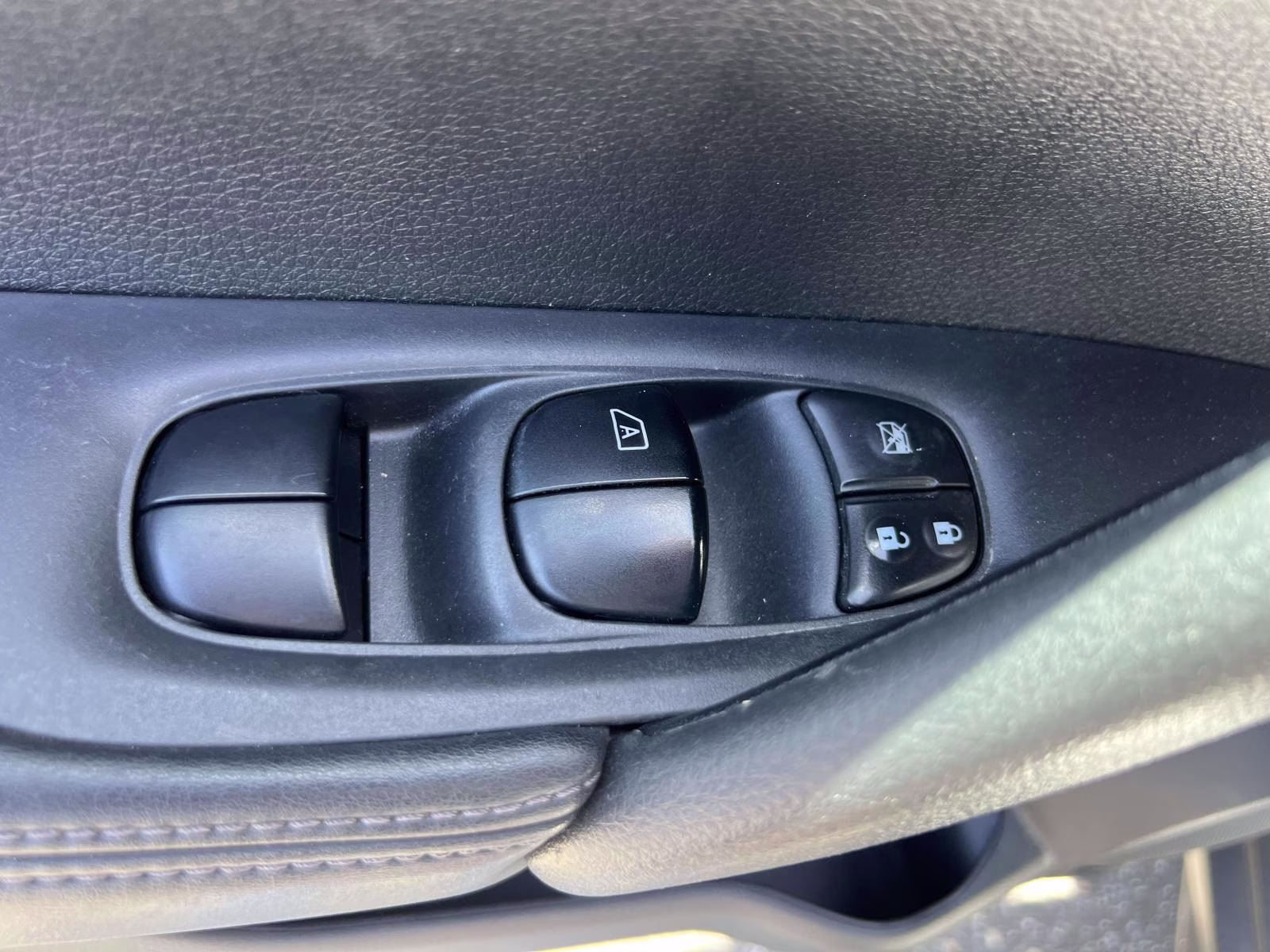 2017 White Nissan Rogue SL AWD SUV