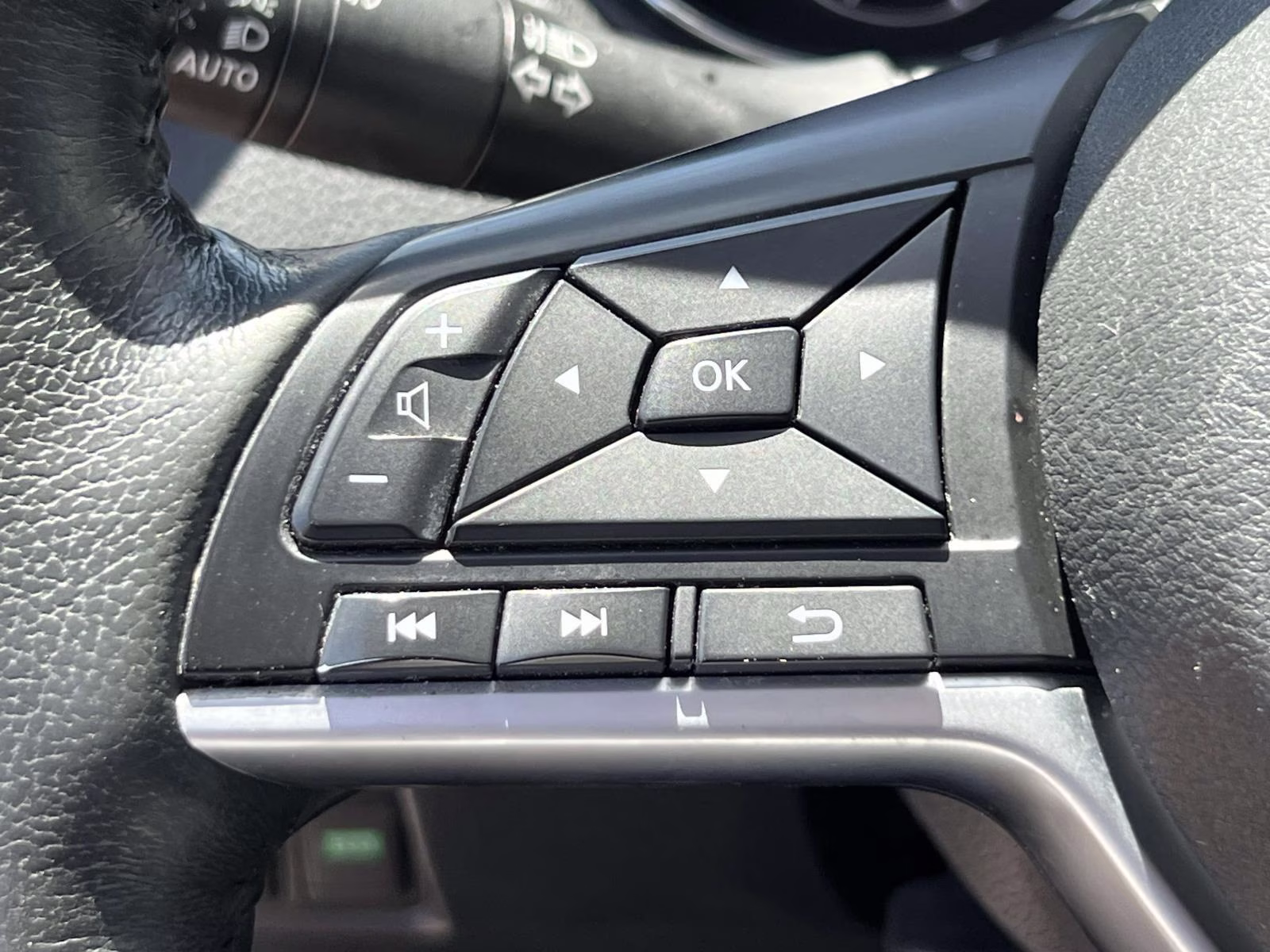 2017 White Nissan Rogue SL AWD SUV