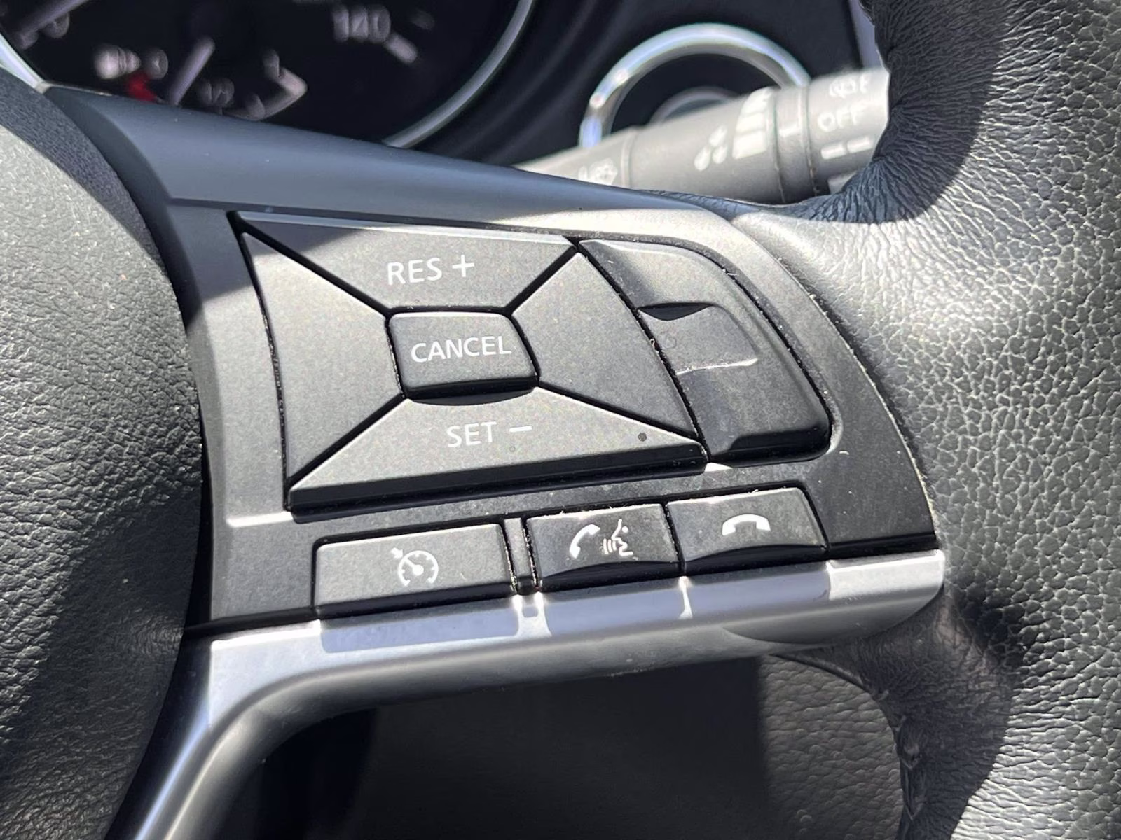 2017 White Nissan Rogue SL AWD SUV