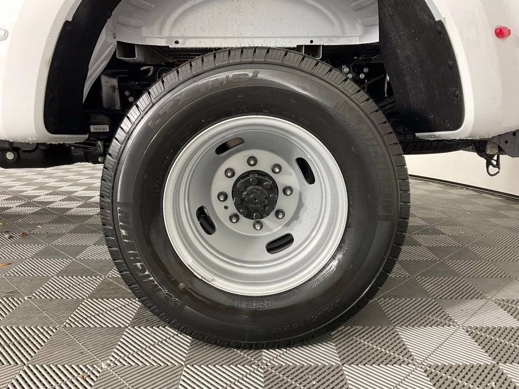 2026 Oxford White Ford Super Duty F-350 DRW XL 4X4 Truck