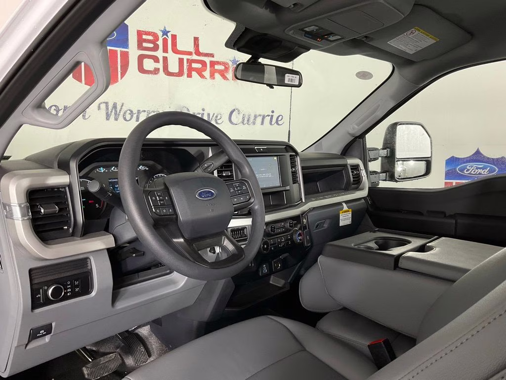 2026 Oxford White Ford Super Duty F-350 DRW XL 4X4 Truck