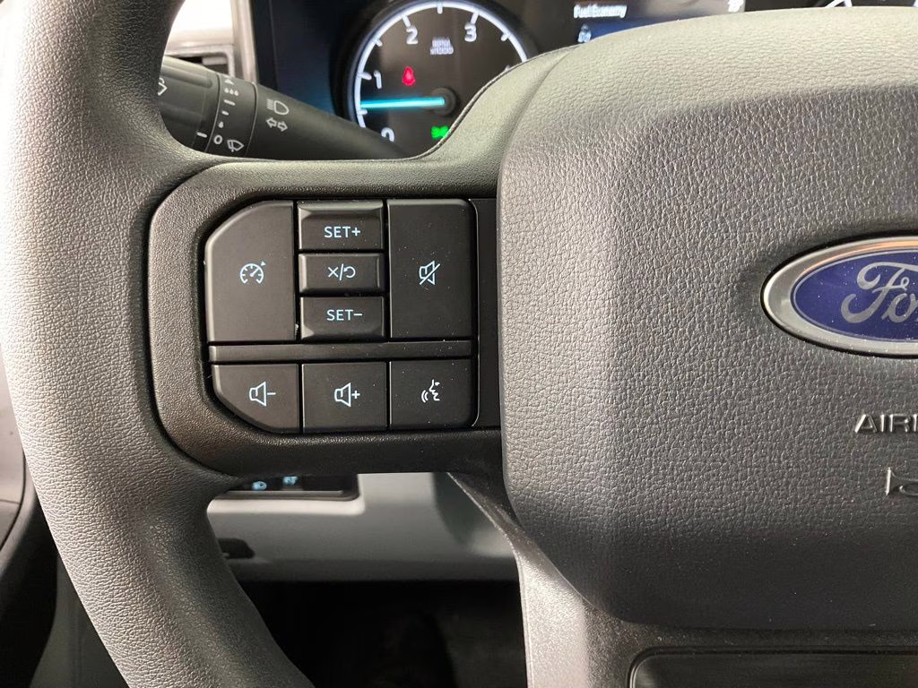 2026 Oxford White Ford Super Duty F-350 DRW XL 4X4 Truck