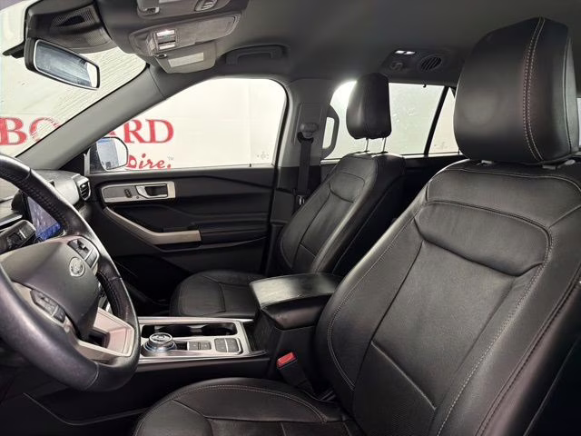 2020 Black Metallic Ford Explorer Limited RWD SUV