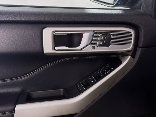 2020 Black Metallic Ford Explorer Limited RWD SUV