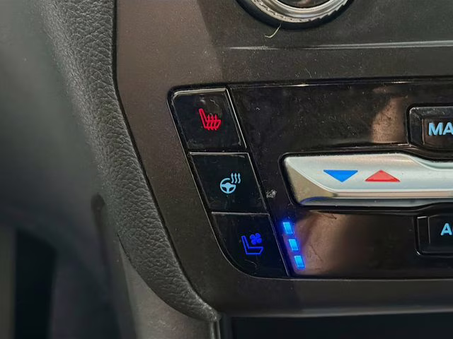 2020 Black Metallic Ford Explorer Limited RWD SUV