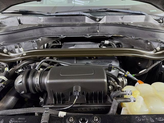 2020 Black Metallic Ford Explorer Limited RWD SUV