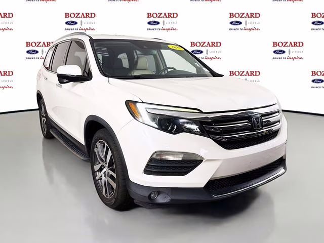 2018 White Honda Pilot Touring AWD SUV