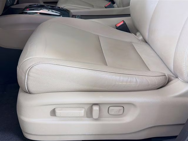 2018 White Honda Pilot Touring AWD SUV