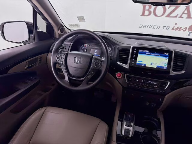 2018 White Honda Pilot Touring AWD SUV