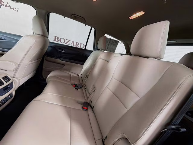 2018 White Honda Pilot Touring AWD SUV