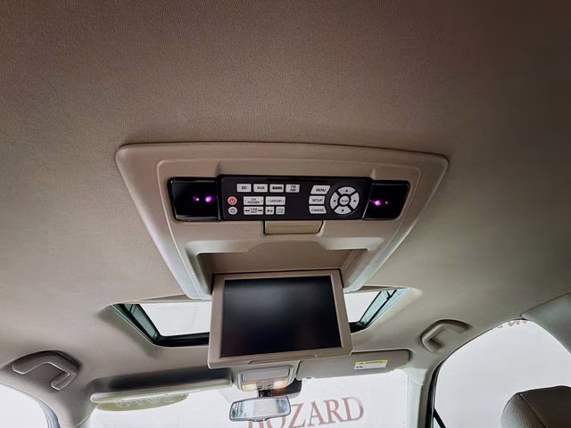2018 White Honda Pilot Touring AWD SUV