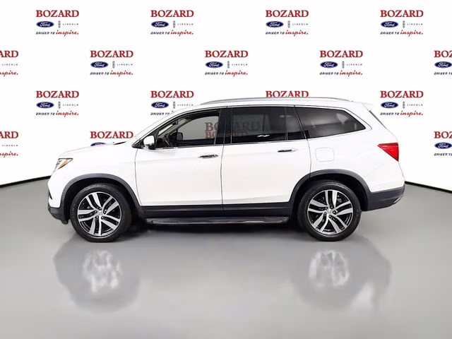 2018 White Honda Pilot Touring AWD SUV