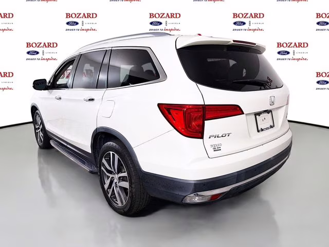2018 White Honda Pilot Touring AWD SUV