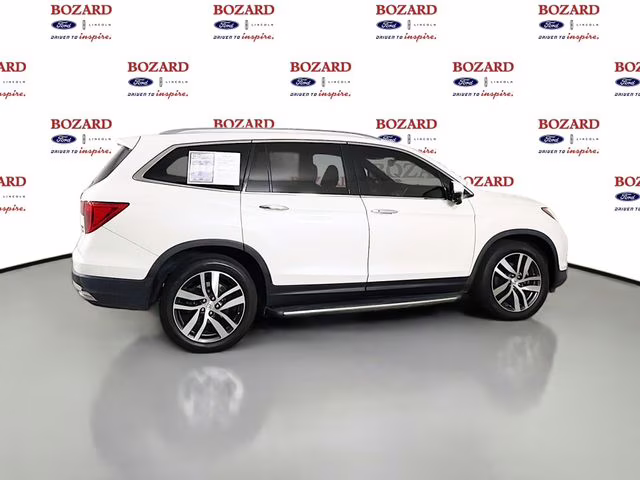 2018 White Honda Pilot Touring AWD SUV