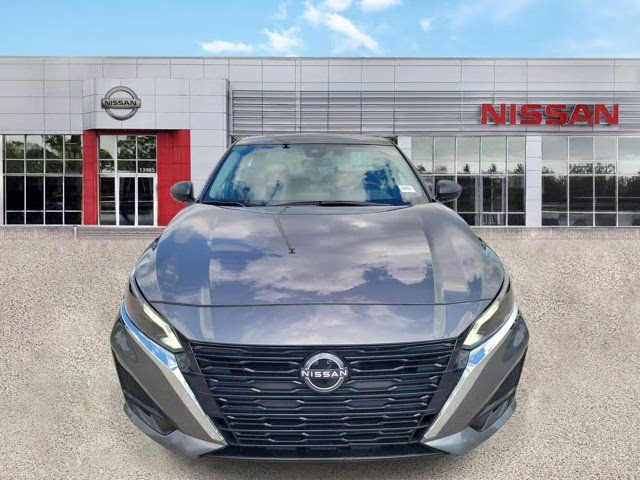 2025 Gun Metallic Nissan Altima 2.5 SV FWD Sedan