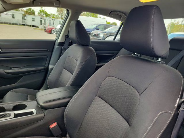 2025 Gun Metallic Nissan Altima 2.5 SV FWD Sedan