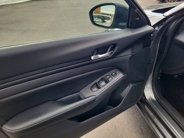 2025 Gun Metallic Nissan Altima 2.5 SV FWD Sedan