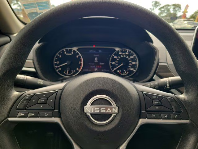 2025 Gun Metallic Nissan Altima 2.5 SV FWD Sedan