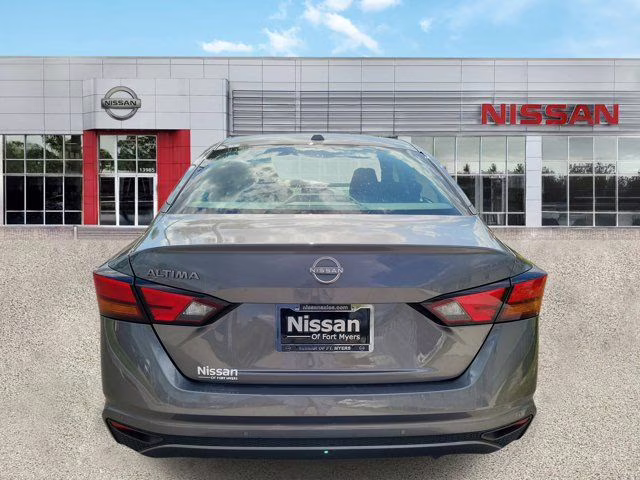 2025 Gun Metallic Nissan Altima 2.5 SV FWD Sedan