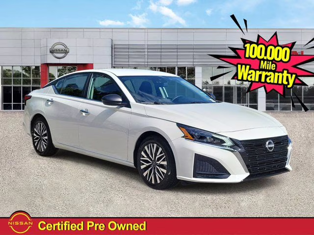 2025 Glacier White Nissan Altima 2.5 SV FWD Sedan