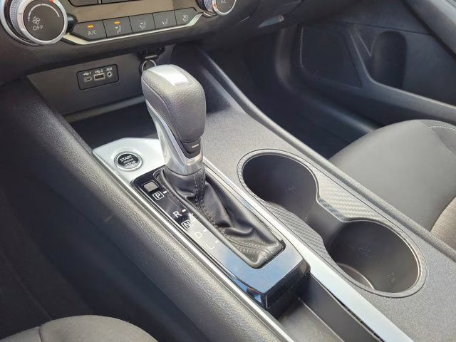 2025 Glacier White Nissan Altima 2.5 SV FWD Sedan