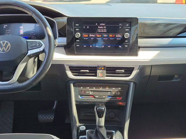 2025 Silver Volkswagen Taos 1.5T SE FWD SUV