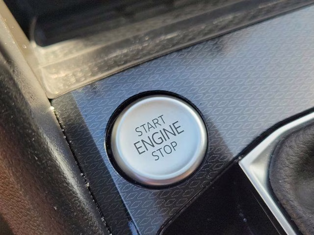 2025 Silver Volkswagen Taos 1.5T SE FWD SUV