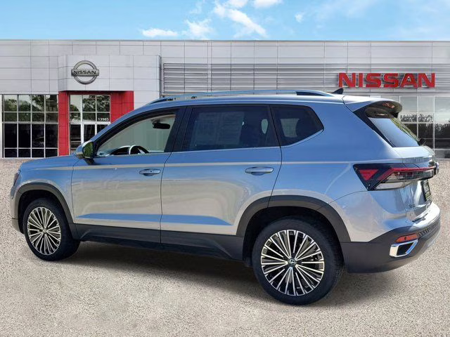 2025 Silver Volkswagen Taos 1.5T SE FWD SUV