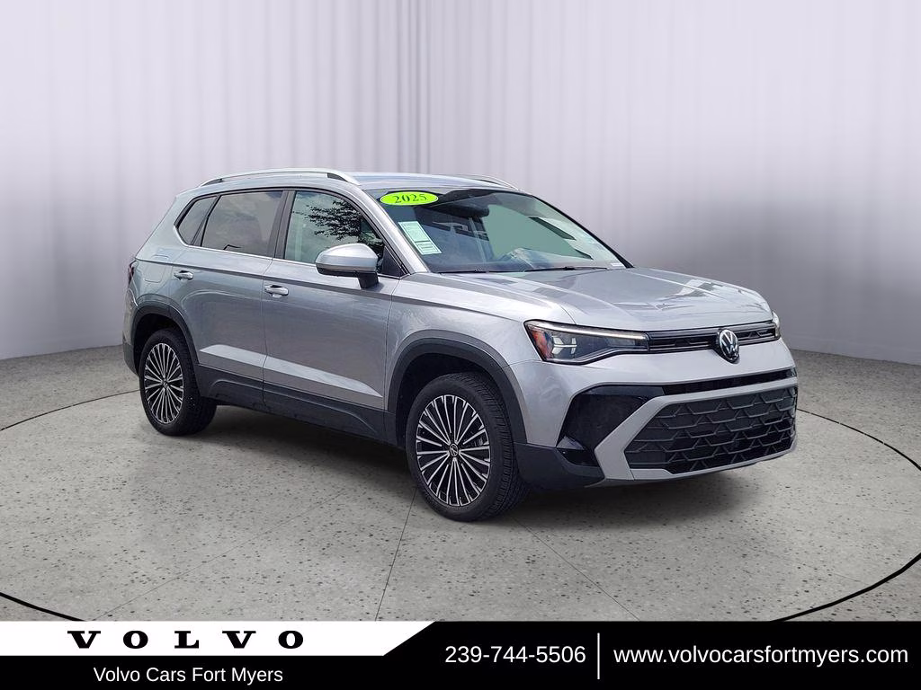 2025 Pyrite Silver Metallic Volkswagen Taos SE FWD SUV