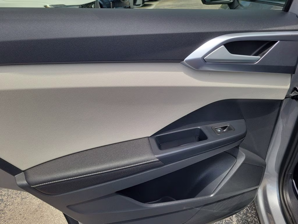 2025 Pyrite Silver Metallic Volkswagen Taos SE FWD SUV