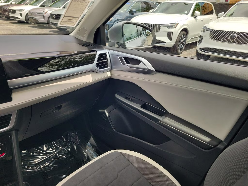 2025 Pyrite Silver Metallic Volkswagen Taos SE FWD SUV
