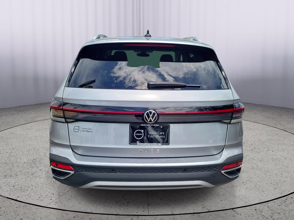 2025 Pyrite Silver Metallic Volkswagen Taos SE FWD SUV