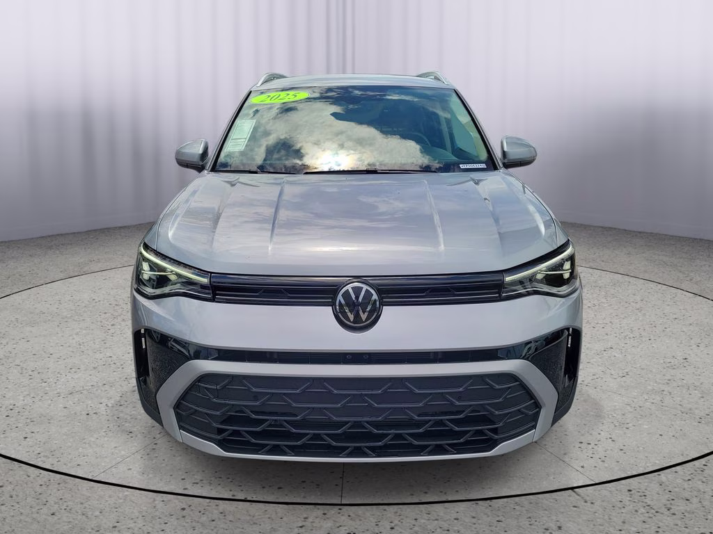 2025 Pyrite Silver Metallic Volkswagen Taos SE FWD SUV