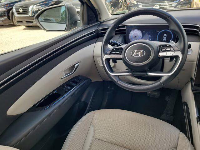 2024 Shimmering Silver Hyundai Tucson Limited AWD SUV