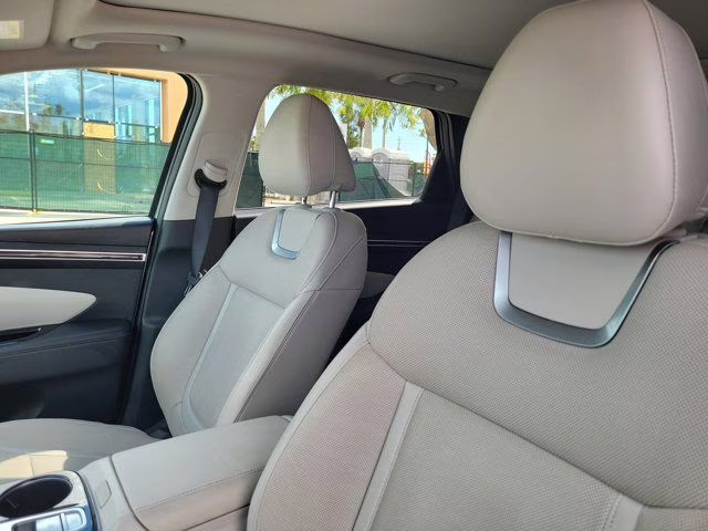 2024 Shimmering Silver Hyundai Tucson Limited AWD SUV