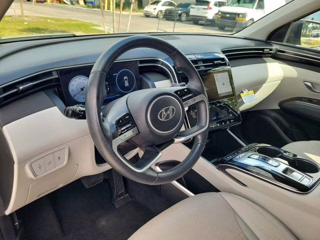 2024 Shimmering Silver Hyundai Tucson Limited AWD SUV