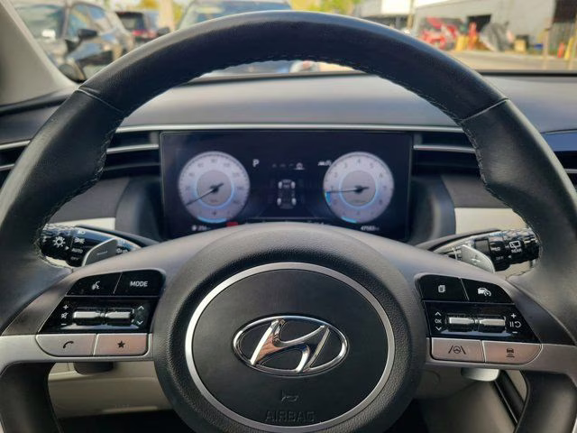 2024 Shimmering Silver Hyundai Tucson Limited AWD SUV