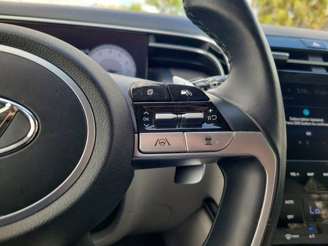 2024 Shimmering Silver Hyundai Tucson Limited AWD SUV