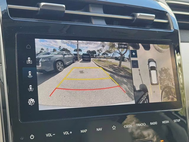 2024 Shimmering Silver Hyundai Tucson Limited AWD SUV