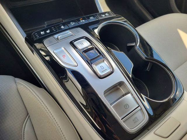 2024 Shimmering Silver Hyundai Tucson Limited AWD SUV