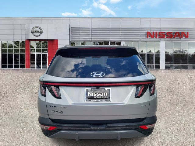 2024 Shimmering Silver Hyundai Tucson Limited AWD SUV