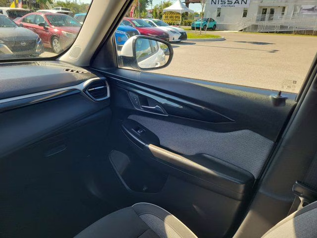 2025 Summit White Chevrolet Trailblazer LT FWD SUV