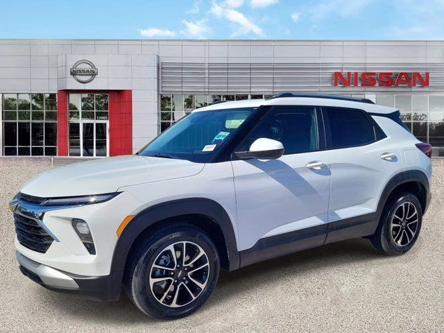 2025 Summit White Chevrolet Trailblazer LT FWD SUV