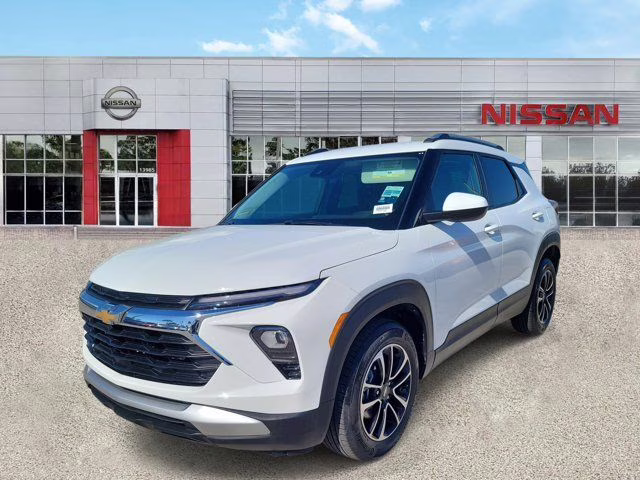 2025 Summit White Chevrolet Trailblazer LT FWD SUV