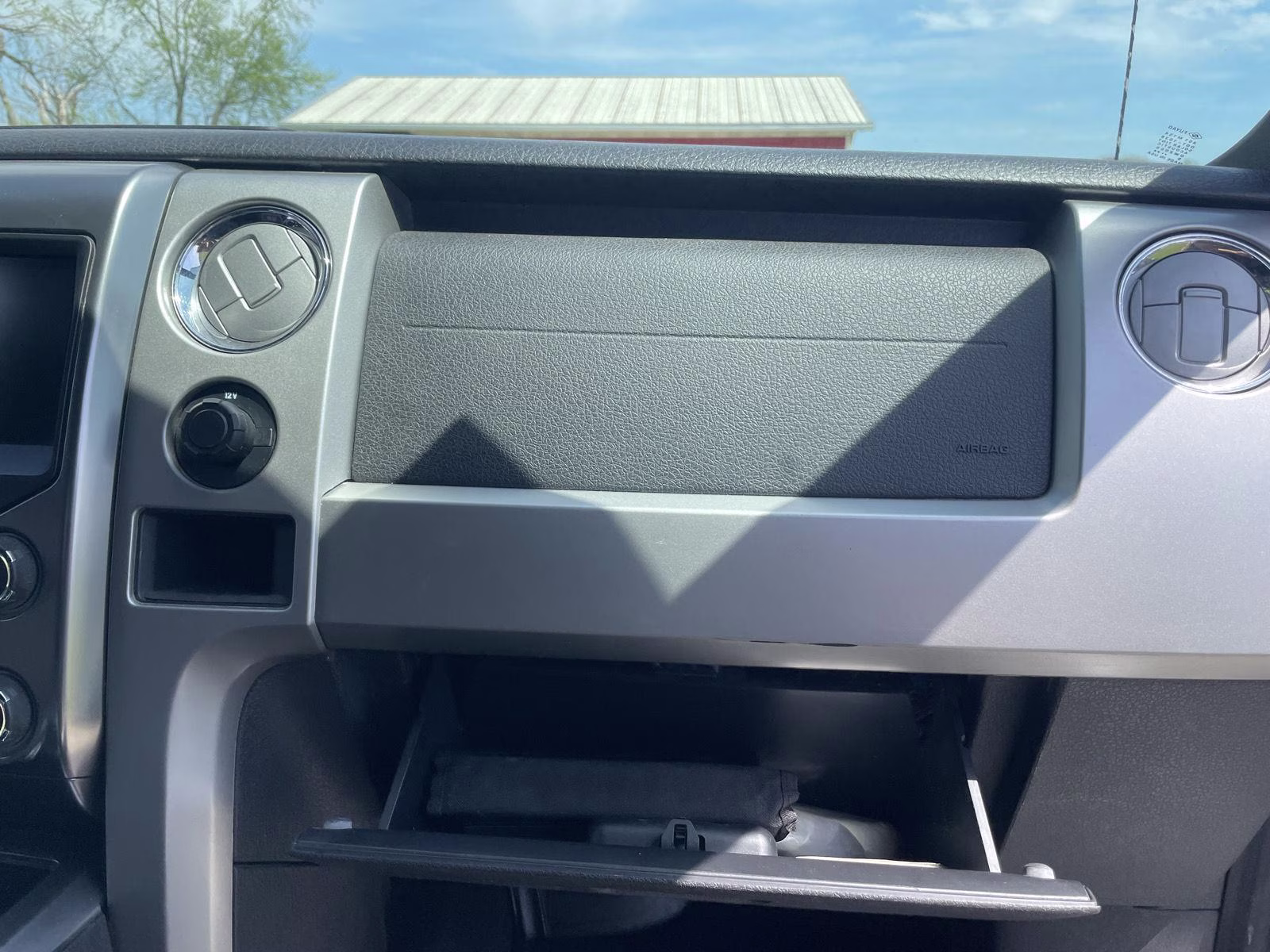 2014 Oxford White Ford F-150 FX4 4X4 Truck