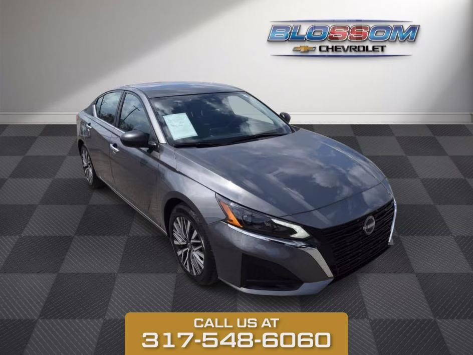 2025 Gun Metallic Nissan Altima 2.5 SV FWD Sedan