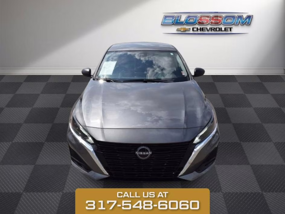 2025 Gun Metallic Nissan Altima 2.5 SV FWD Sedan