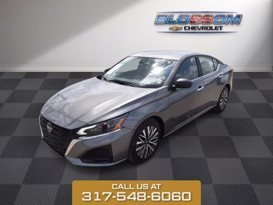 2025 Gun Metallic Nissan Altima 2.5 SV FWD Sedan