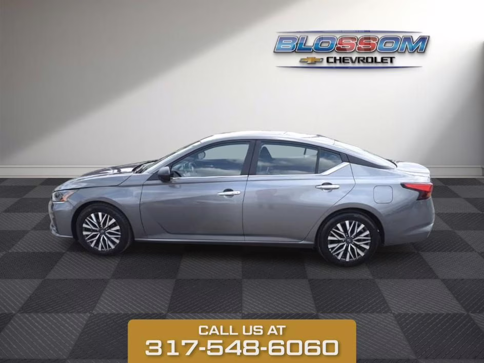 2025 Gun Metallic Nissan Altima 2.5 SV FWD Sedan